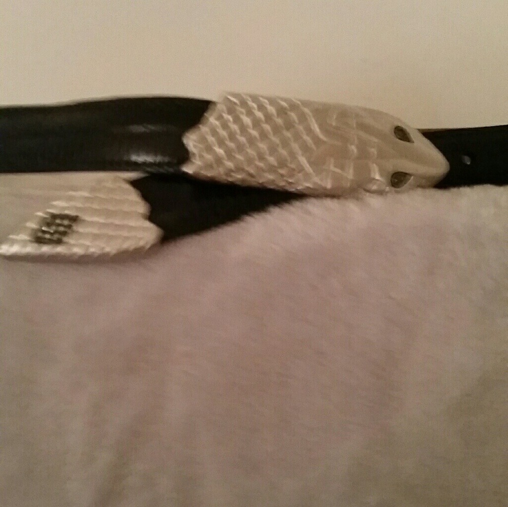 Judith Jack black calfskin belt with silver